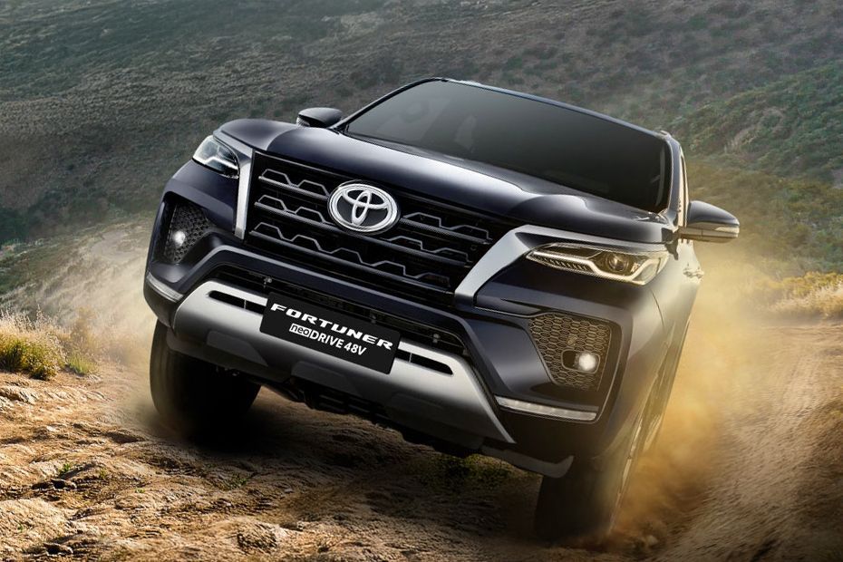 Toyota Fortuner vs MG Majestor – Which SUV Should You Choose in India? (2026) 4 Toyota Fortuner